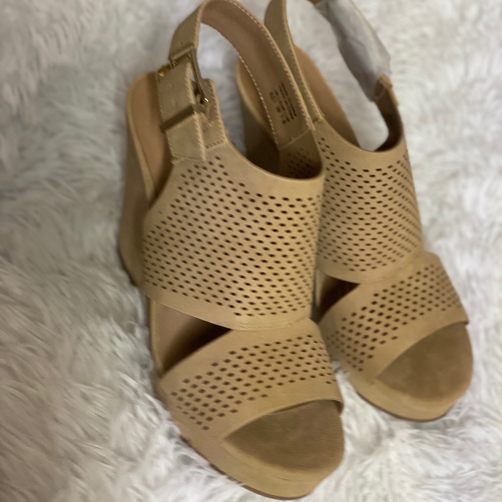 Call it Spring- Unareria-New in box - Picture 9 of 9